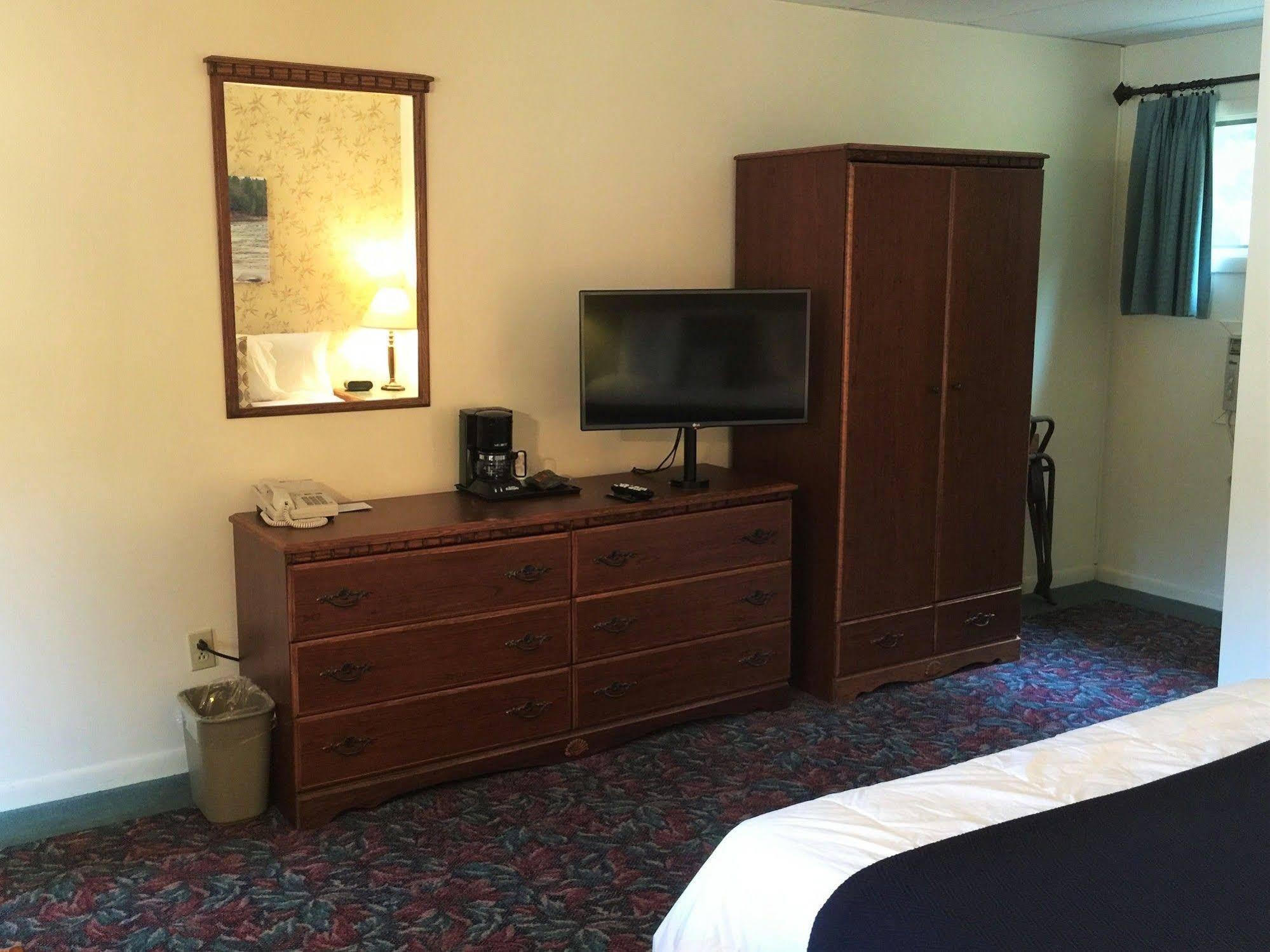 Cedar Motor Inn Marquette Dış mekan fotoğraf