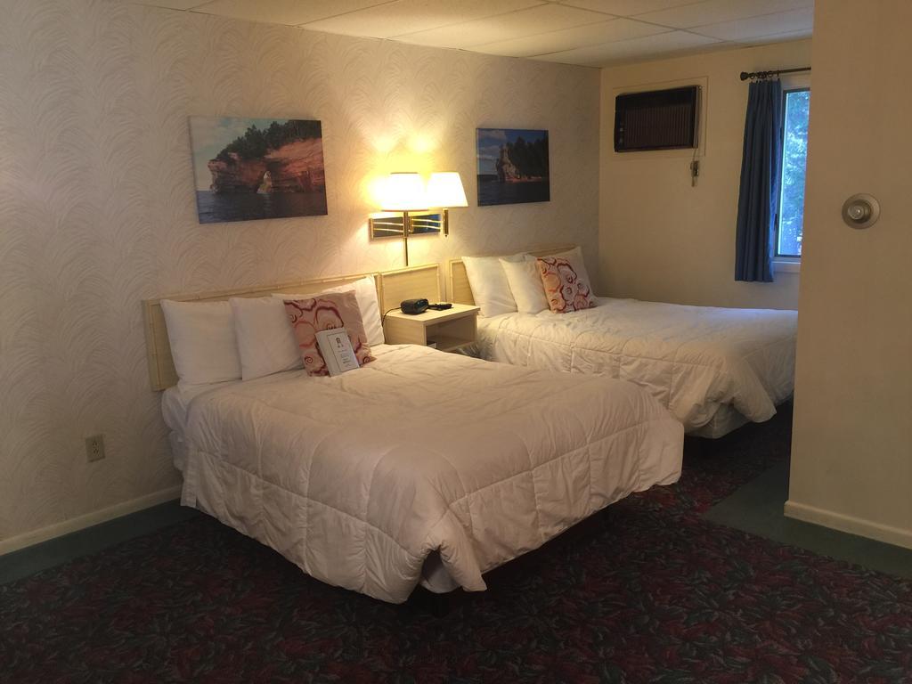 Cedar Motor Inn Marquette Dış mekan fotoğraf