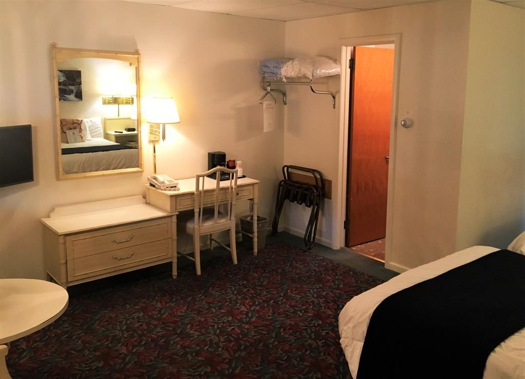 Cedar Motor Inn Marquette Dış mekan fotoğraf