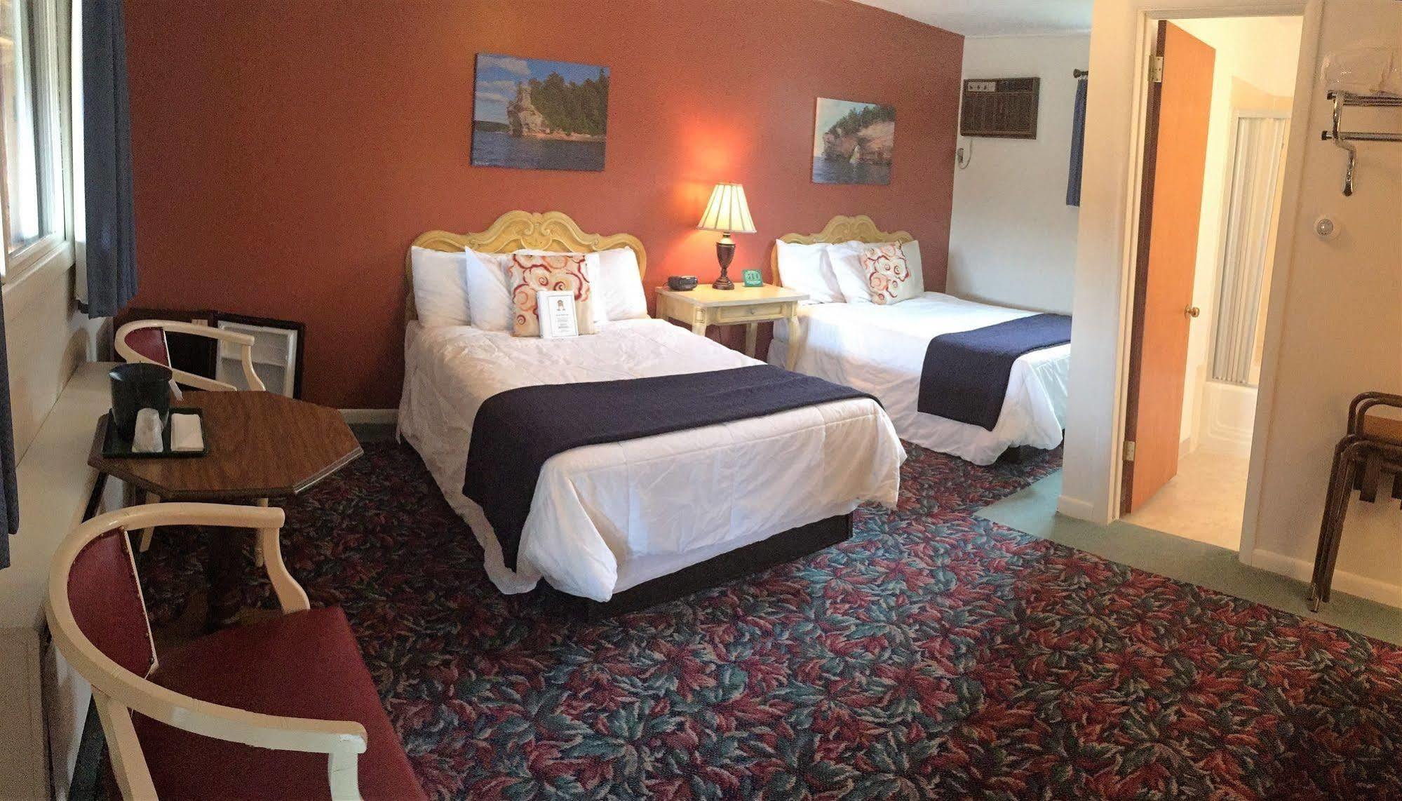 Cedar Motor Inn Marquette Dış mekan fotoğraf